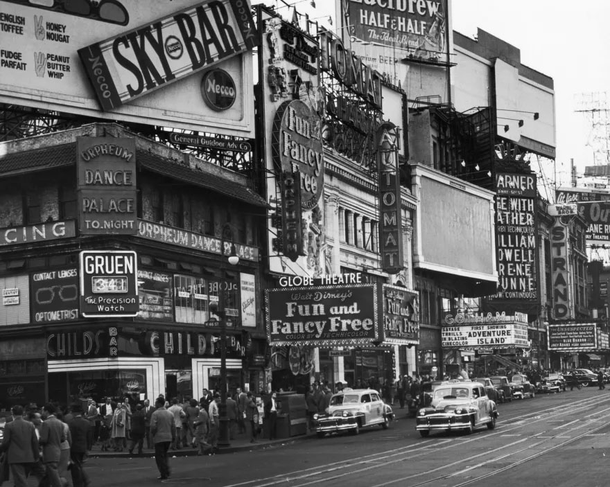 Globe Theatre corner, Gruen sign, Fun and Fancy Free, 1947
