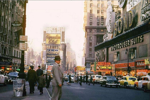 Daytime view of Bond statues looking uptown in 1954