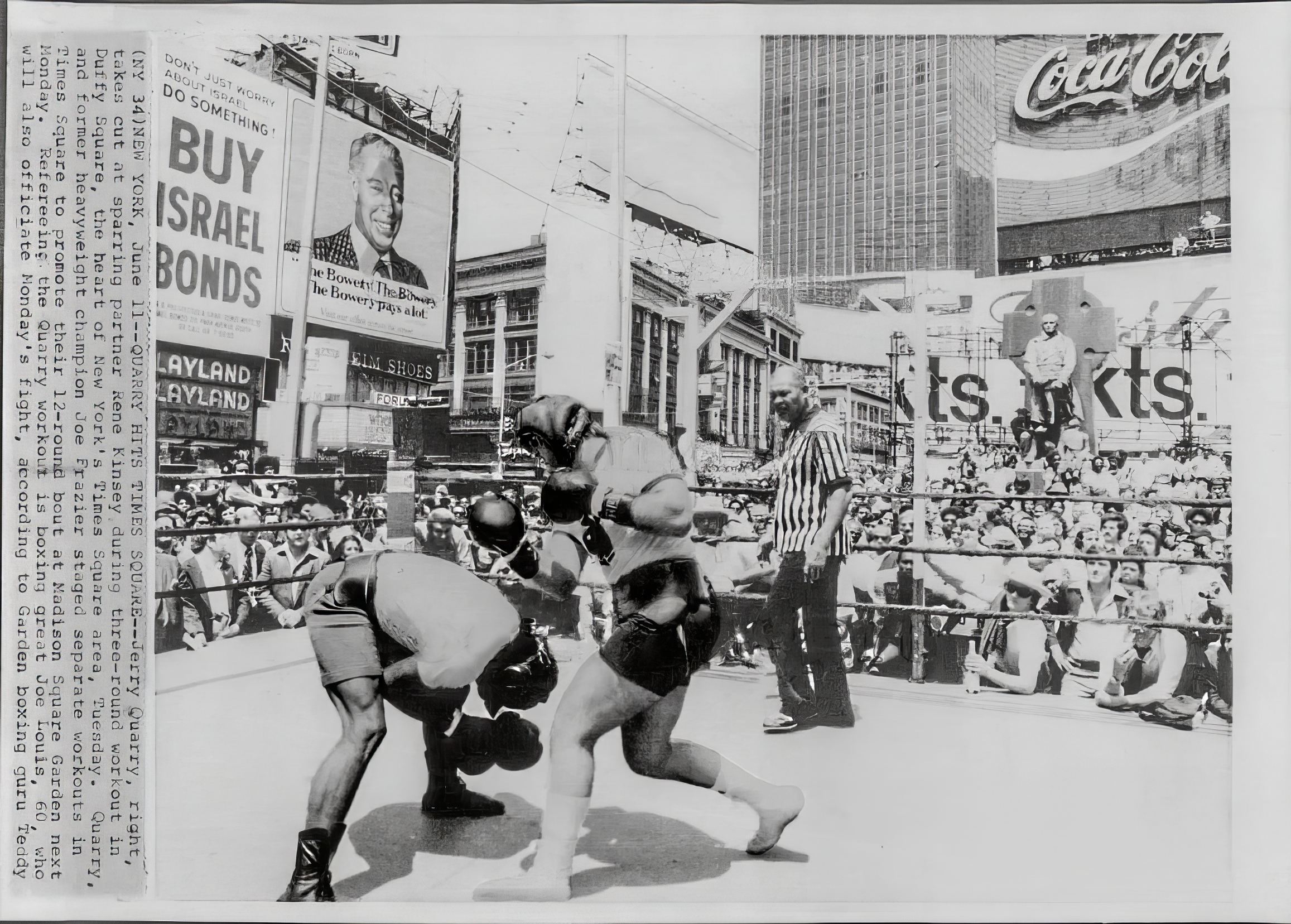  Heavyweight Boxing between Joe Frazier and Jerry Quarry sparring in Times Square in 1969