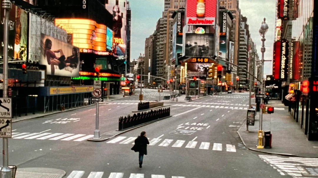 Tom Cruise in an empty Times Square, Vanilla Sky (2001)